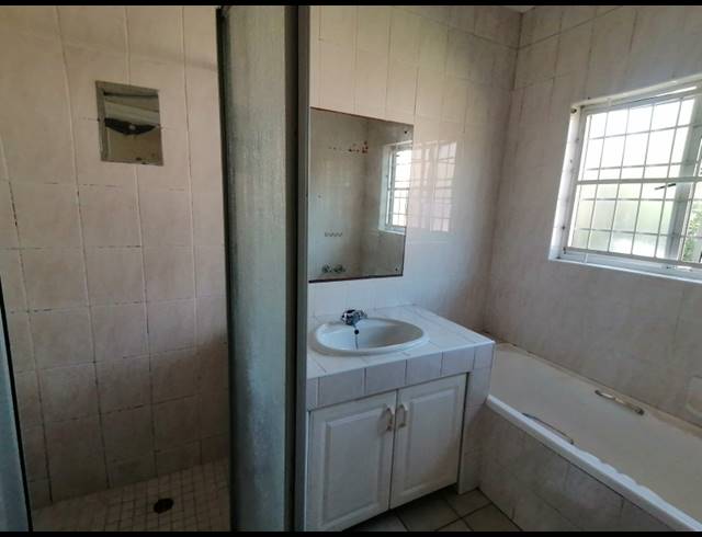 3 BEDROOM FREESTANDING TO LET IN PANORAMA